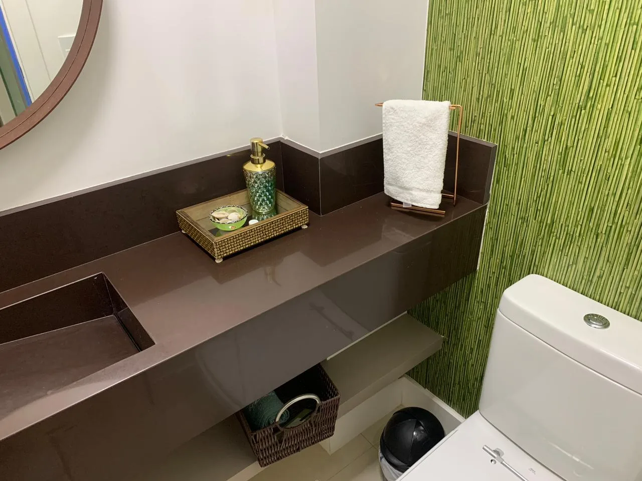 Praia do Canto: Ultra-Luxury Apartment with Beach Access in Itapema