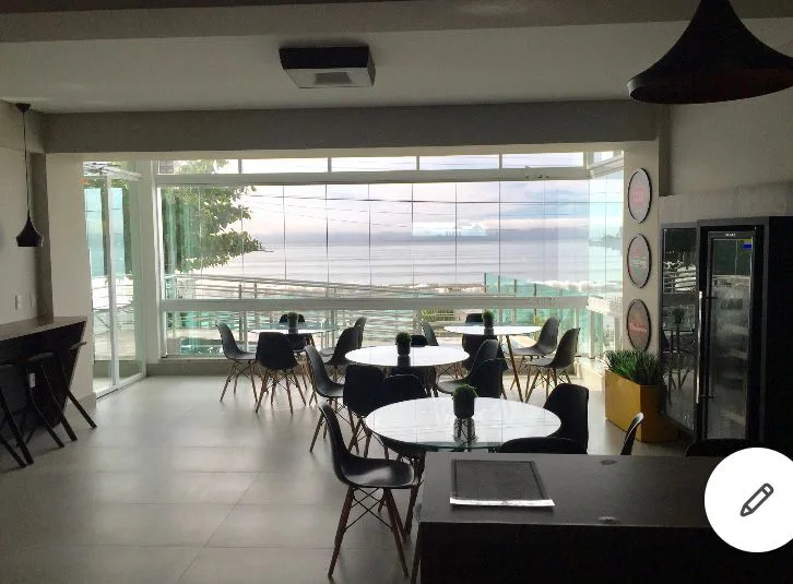 Praia do Canto: Ultra-Luxury Apartment with Beach Access in Itapema