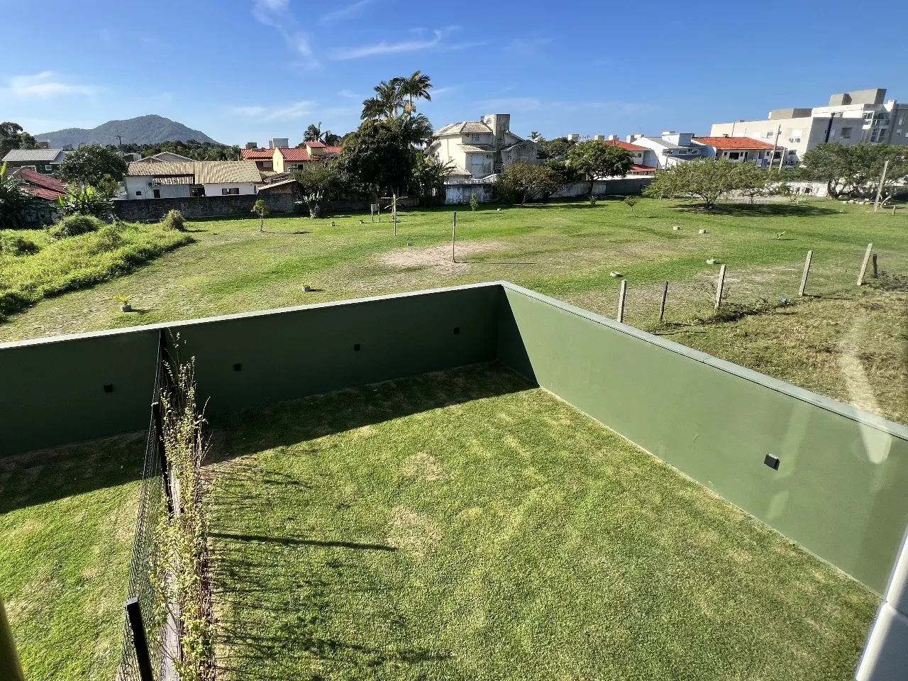 Casa Arquitetônica Premium com Jardim Interno em Florianópolis