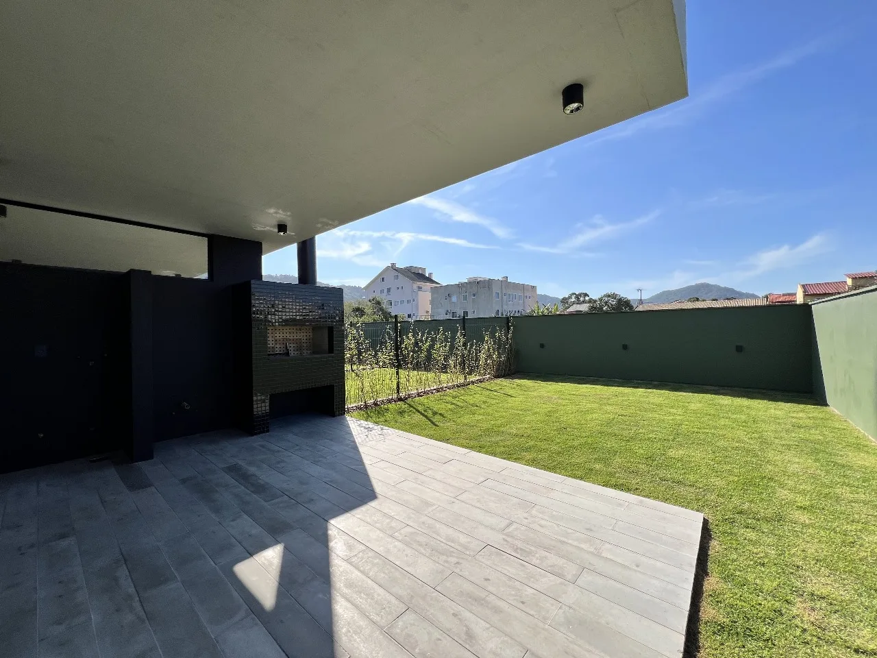 Casa Arquitetônica Premium com Jardim Interno em Florianópolis