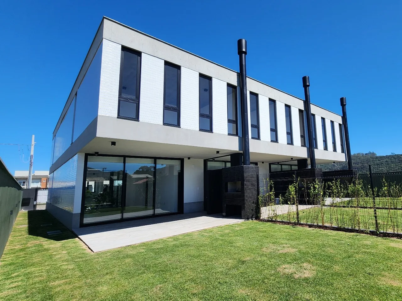 Casa Arquitetônica Premium com Jardim Interno em Florianópolis