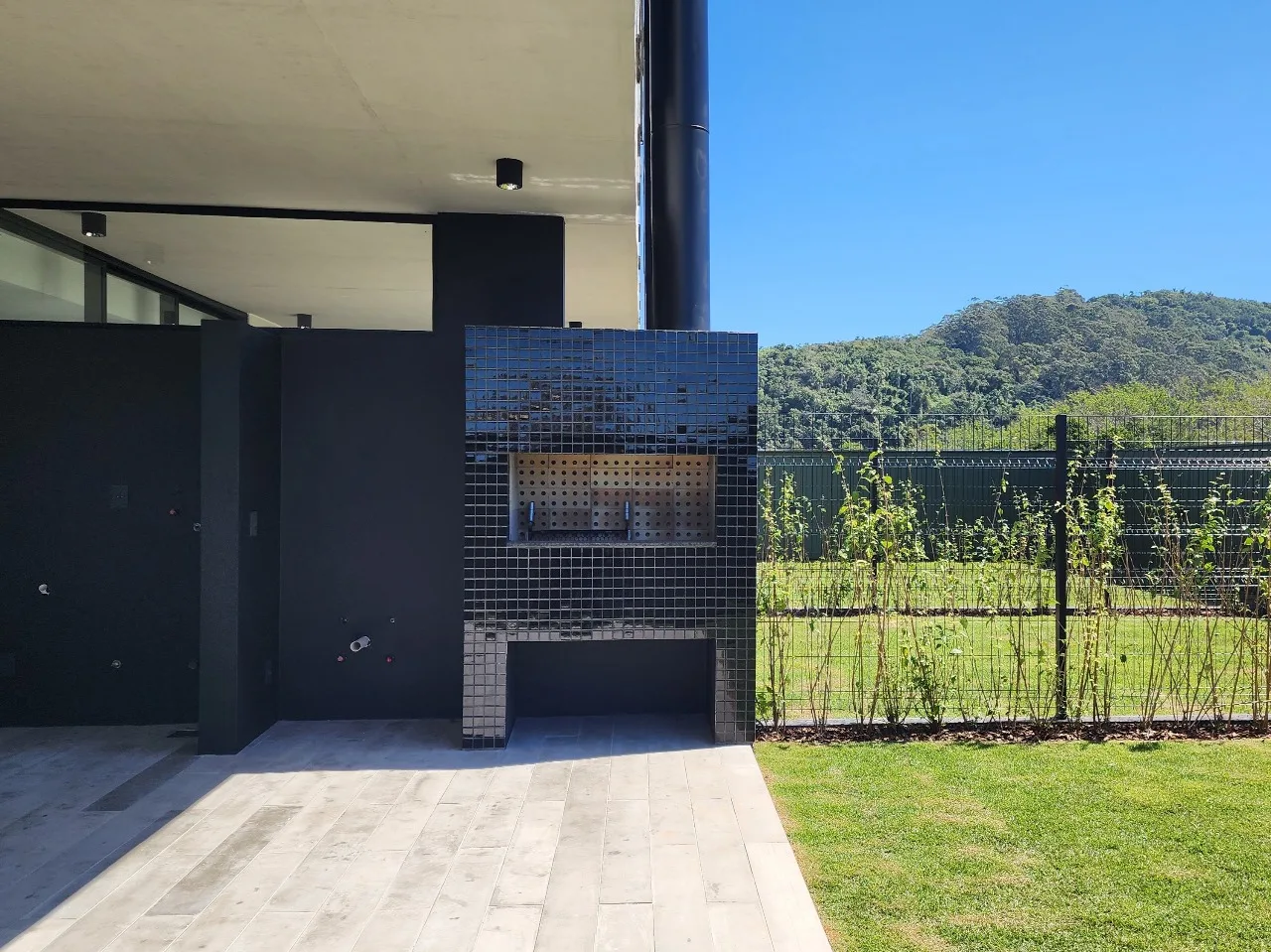 Casa Arquitetônica Premium com Jardim Interno em Florianópolis