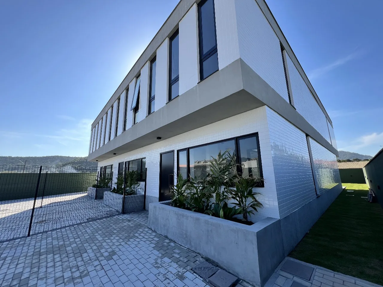 Casa Arquitectónica Premium con Jardín Interior en Florianópolis in , Florianópolis