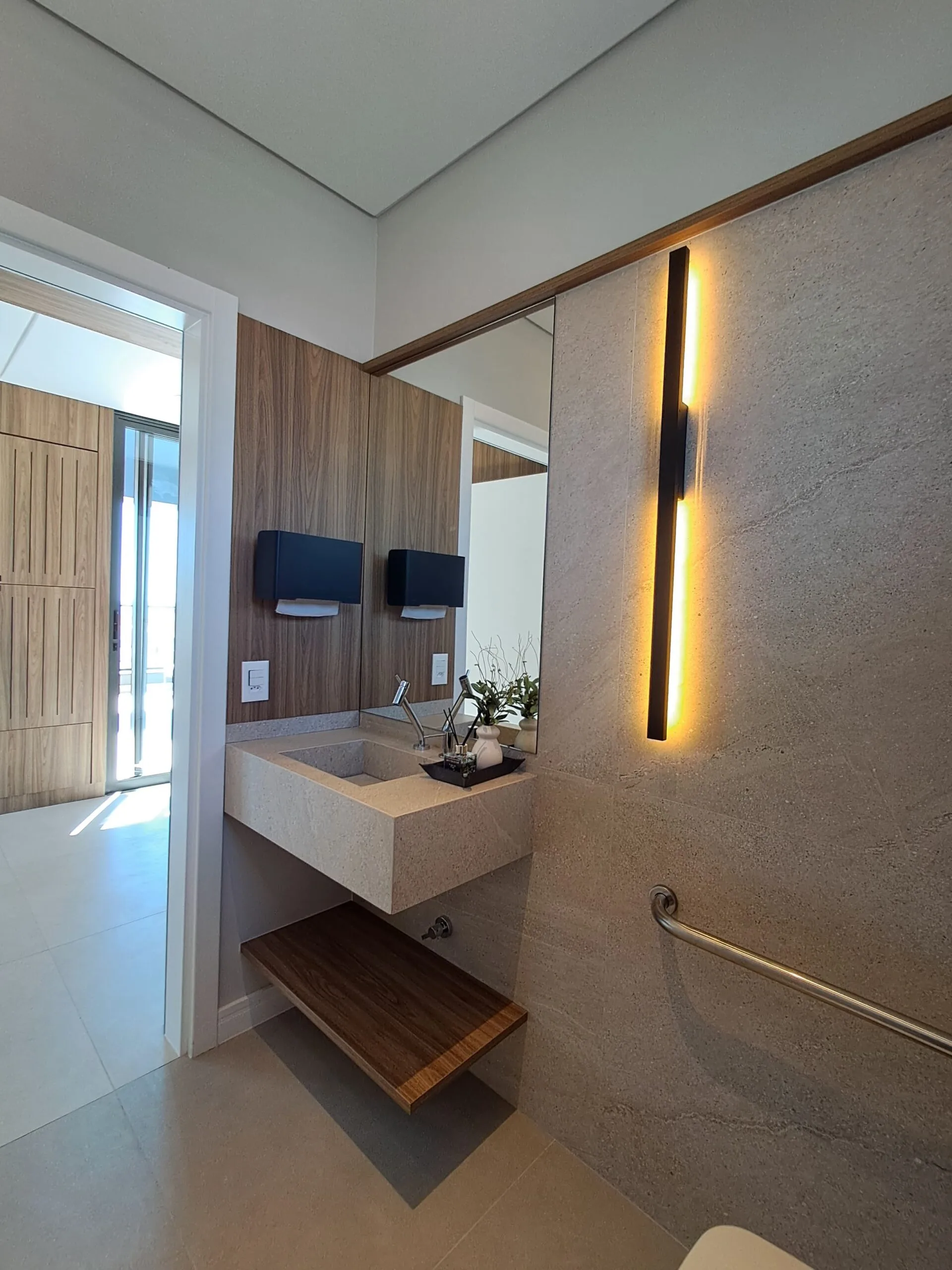 Premium apartment with rooftop amenities and proximity to the beach in Ingleses Florianópolis