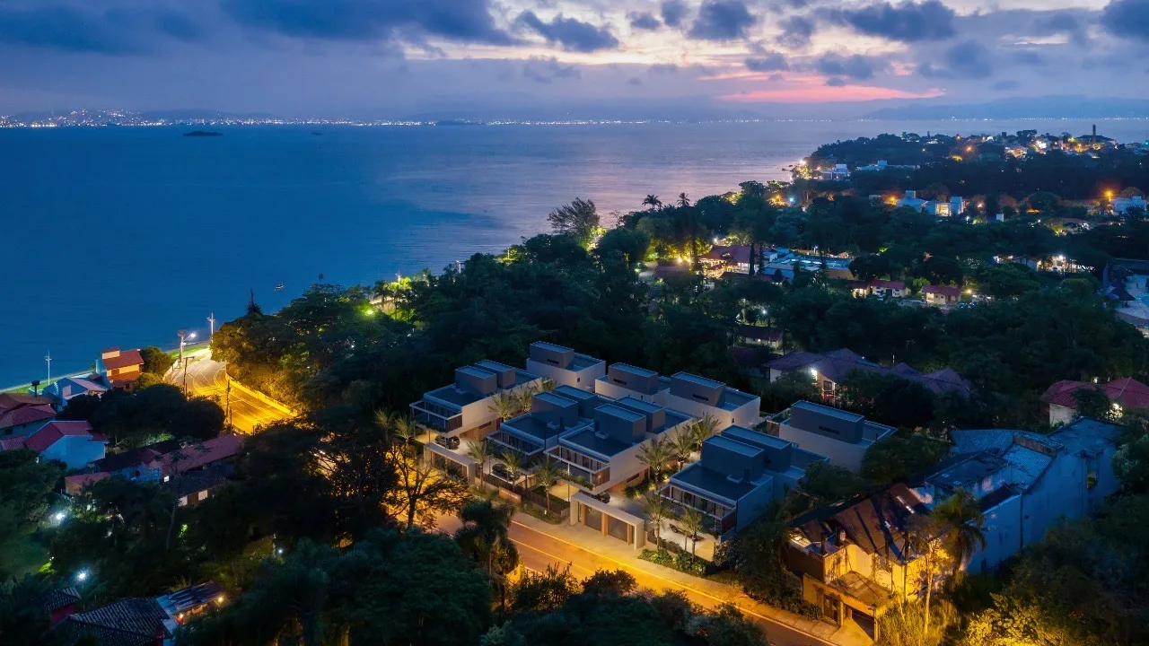 Alameda Cacupé: Luxury House with Private Pool in Florianópolis