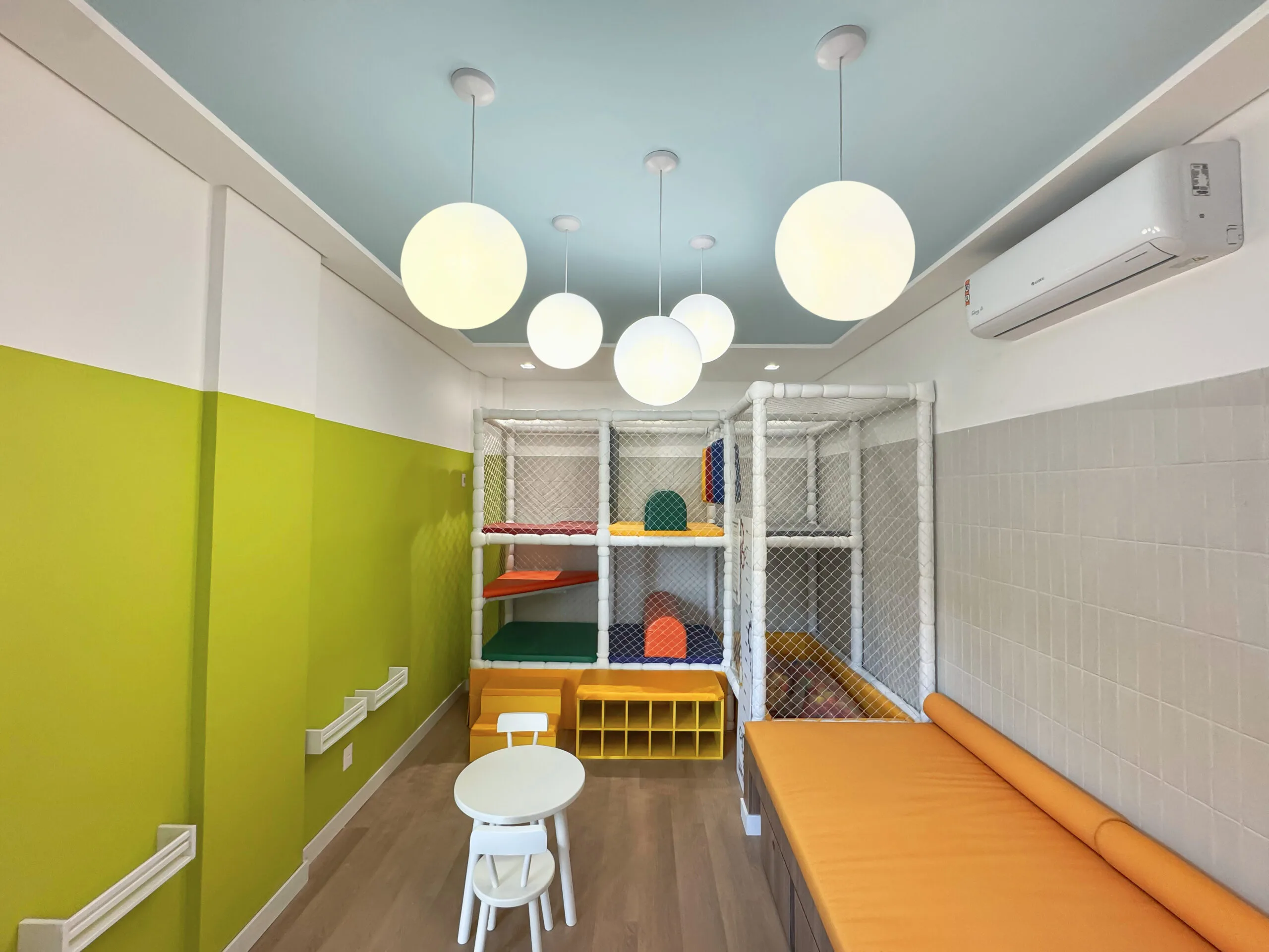 PIATTO Cacupé: Luxury Residence with Waterfront Access in Florianópolis