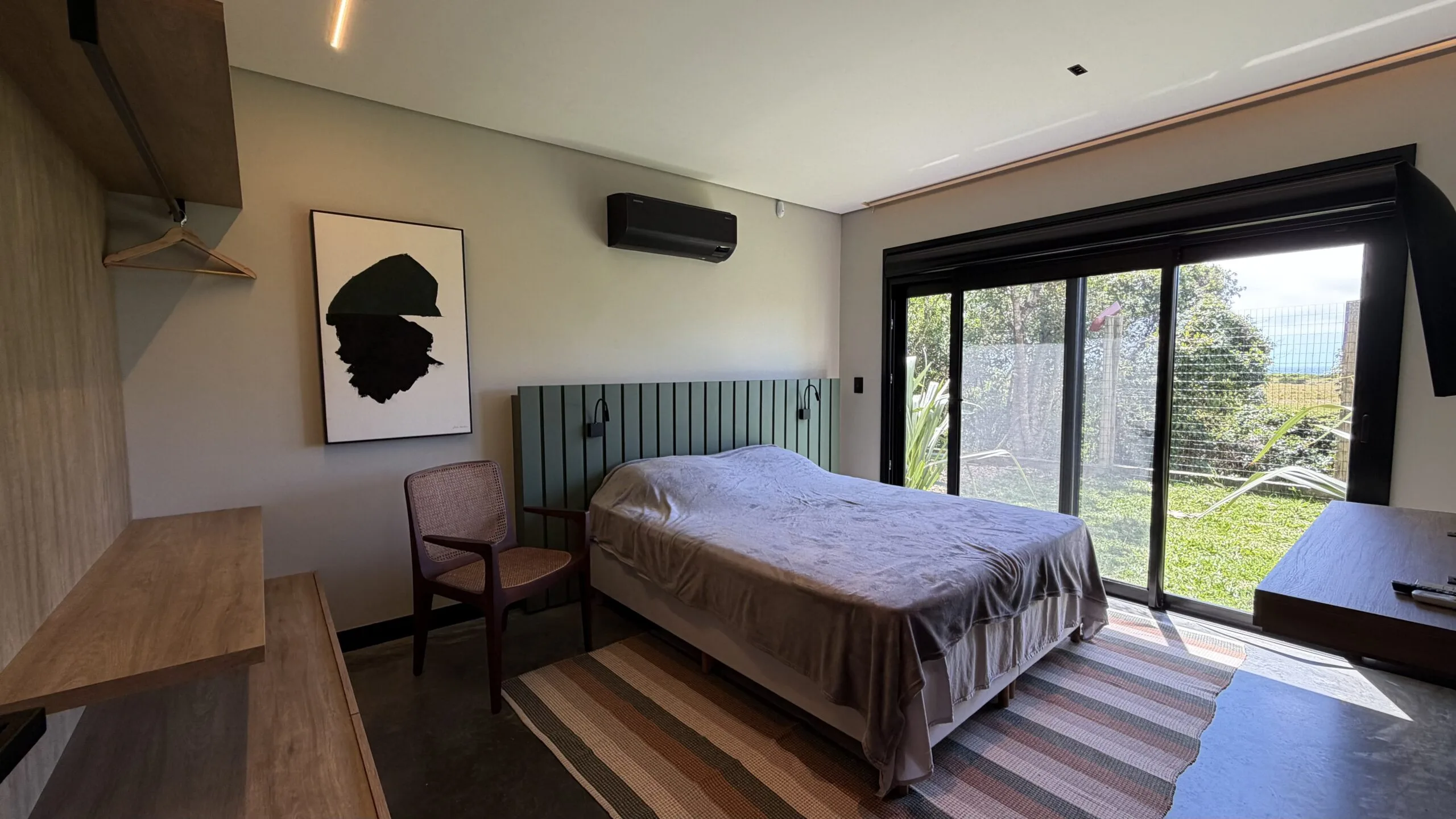 Gamboa Oceanfront: Luxury House with Permanent Sea Views in Florianópolis