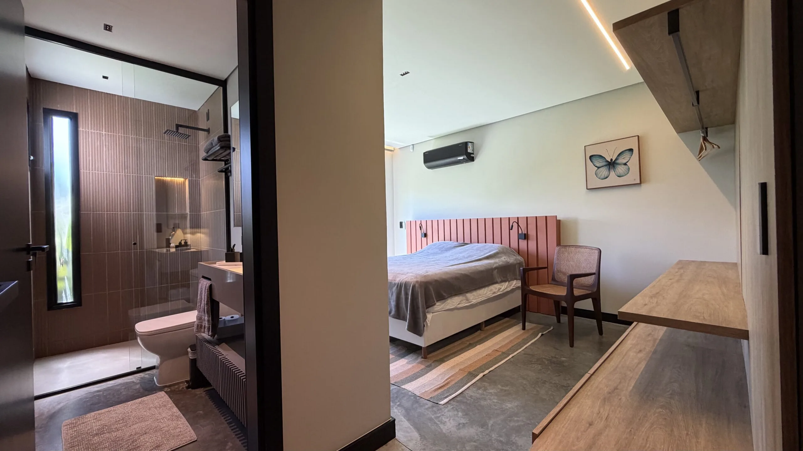 Gamboa Oceanfront: Luxury House with Permanent Sea Views in Florianópolis