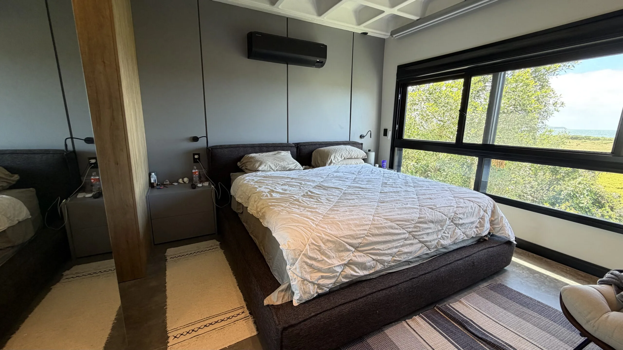 Gamboa Oceanfront: Luxury House with Permanent Sea Views in Florianópolis