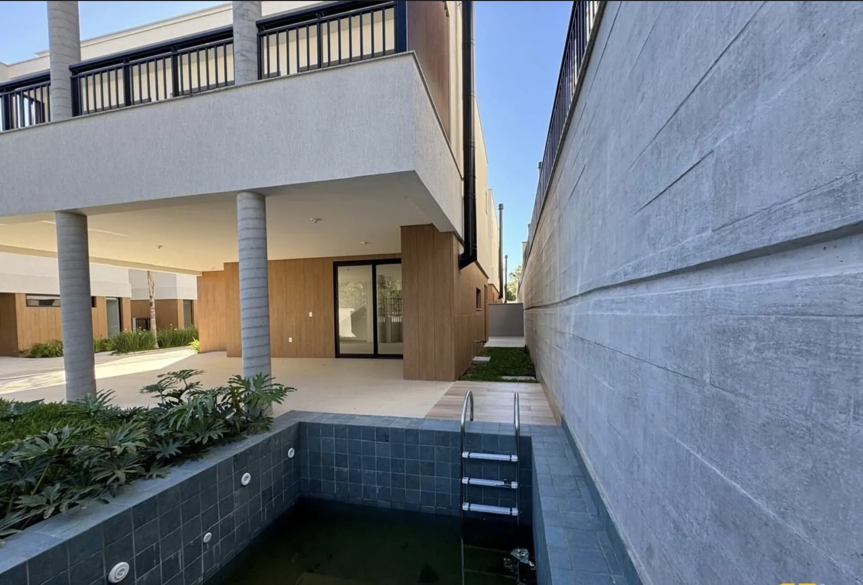 Alameda Cacupé: Luxury House with Private Pool in Florianópolis