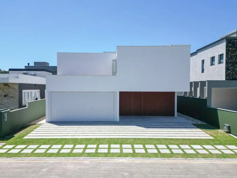 Red Park: Luxury House with Winter Garden in Rio Vermelho — Rio Vermelho, Florianópolis