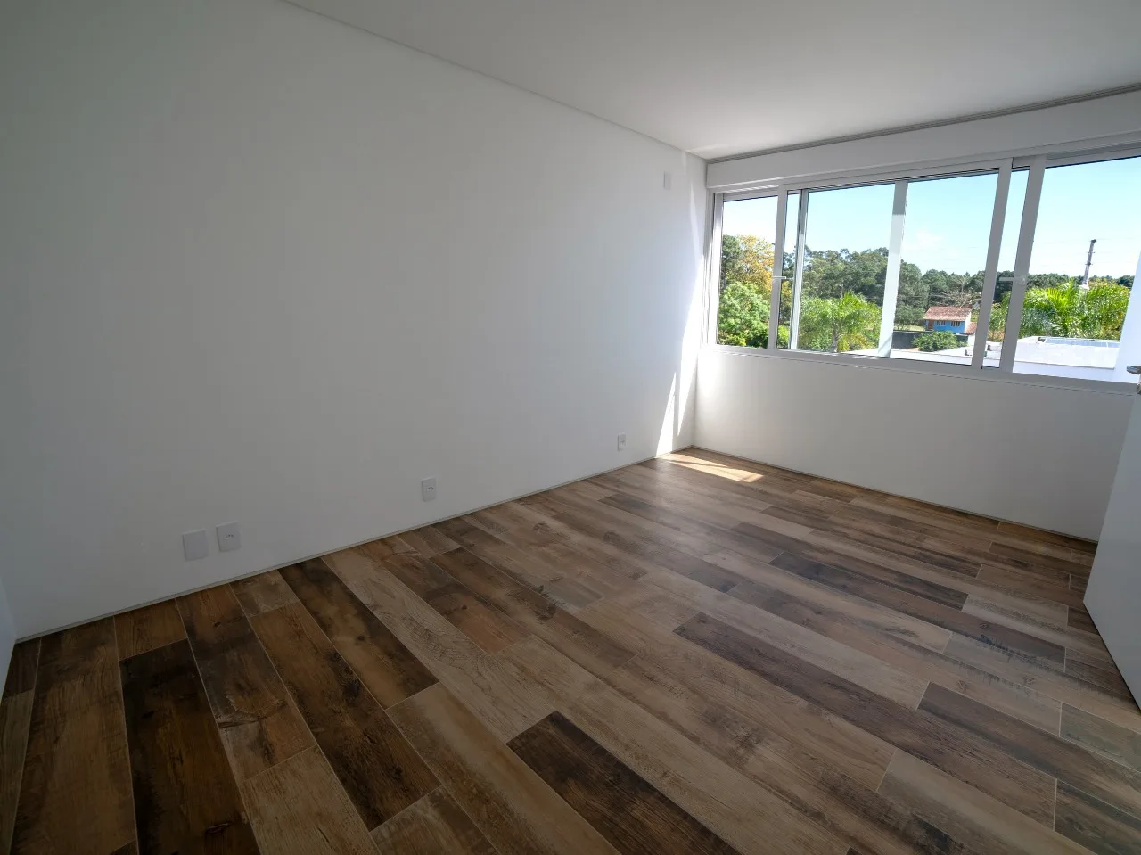 Red Park: Luxury House with Winter Garden in Florianópolis