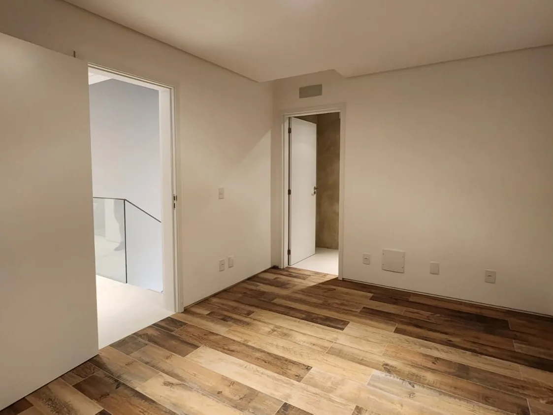 Red Park: Luxury House with Winter Garden in Florianópolis