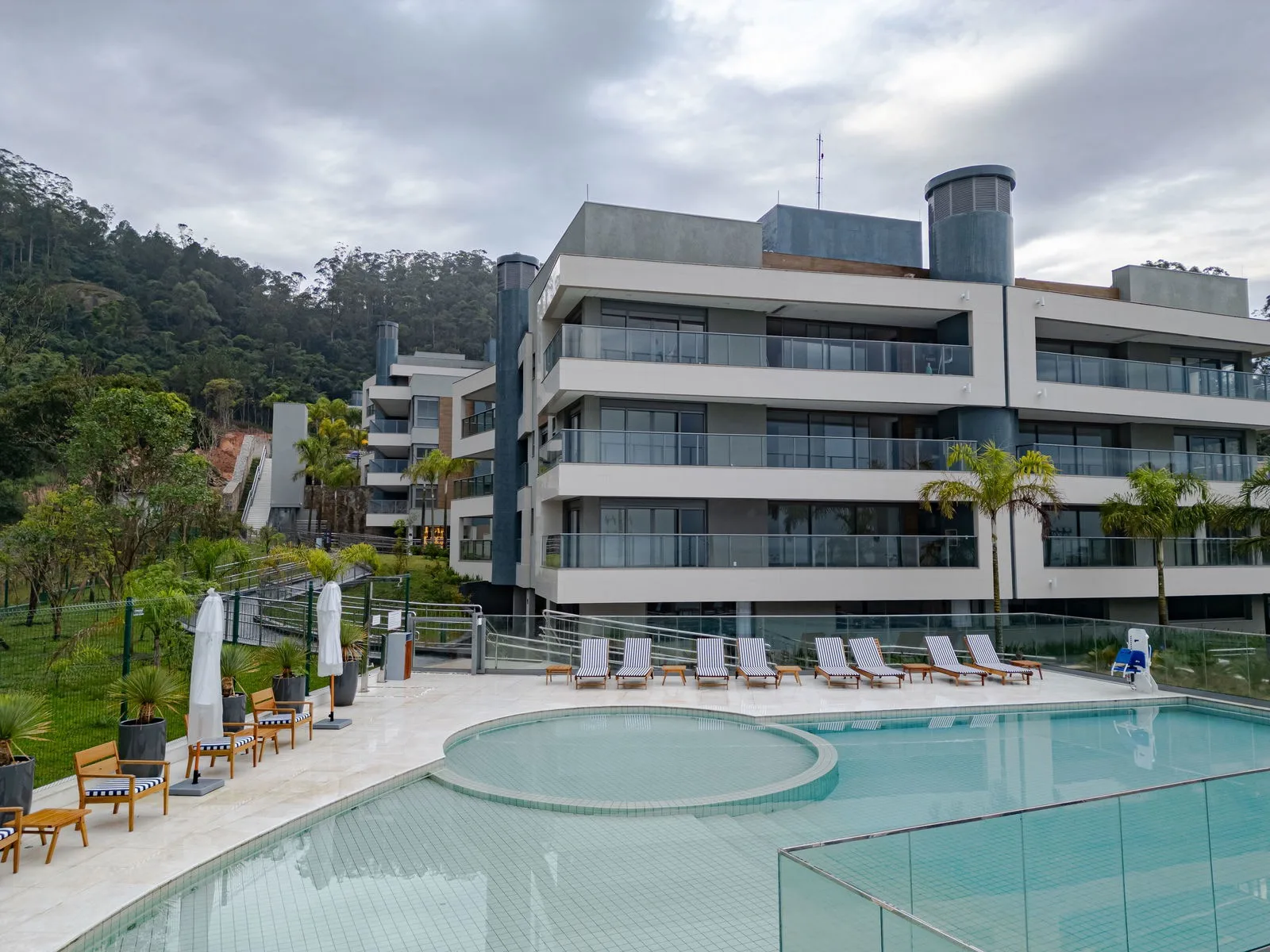 Miragio Cacupé: Luxury Apartment in Florianópolis