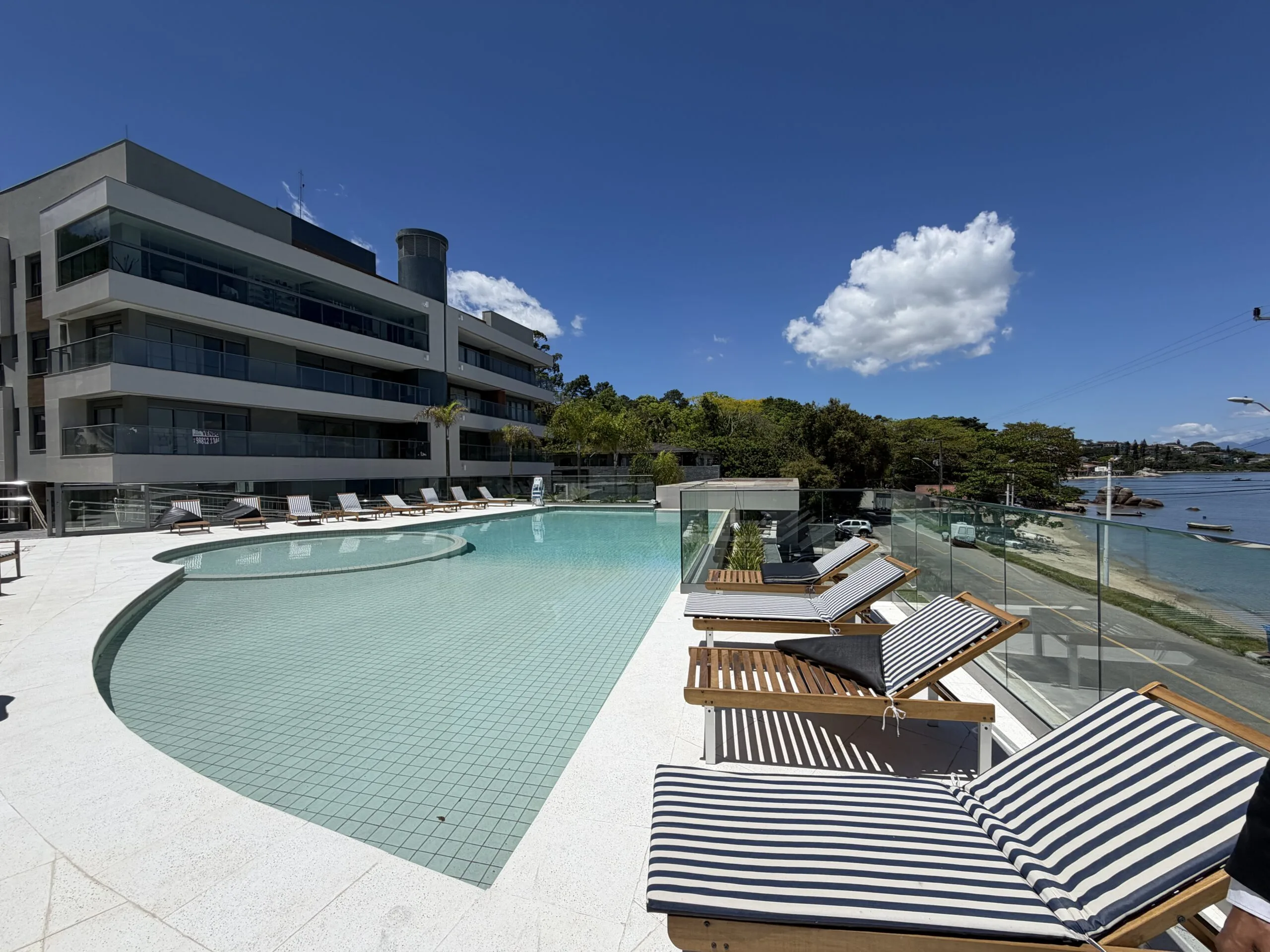 Miragio Cacupé: Luxury beautifully furnished Garden Apartment in Florianópolis