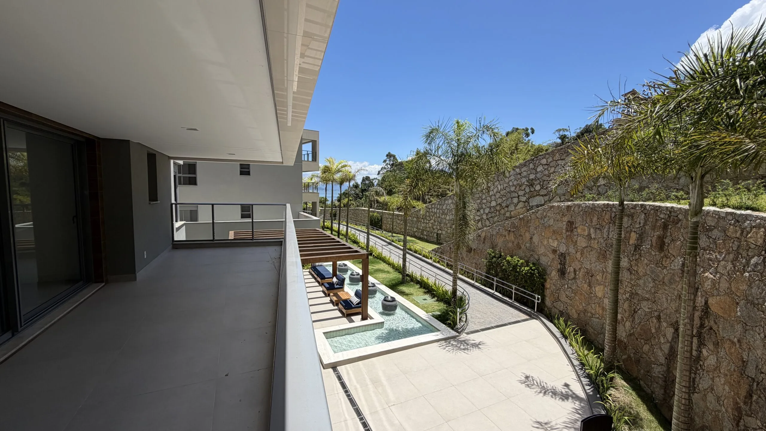 Miragio Cacupé: Luxury Apartment in Florianópolis