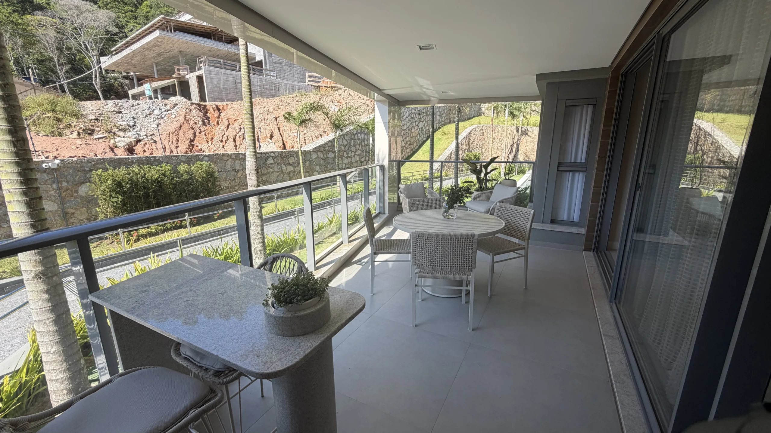 Miragio Cacupé: Luxury beautifully furnished Garden Apartment in Florianópolis