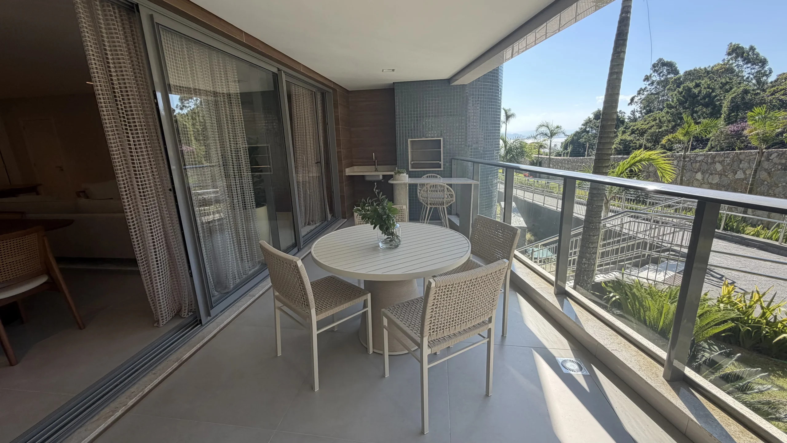 Miragio Cacupé: Luxury beautifully furnished Garden Apartment in Florianópolis