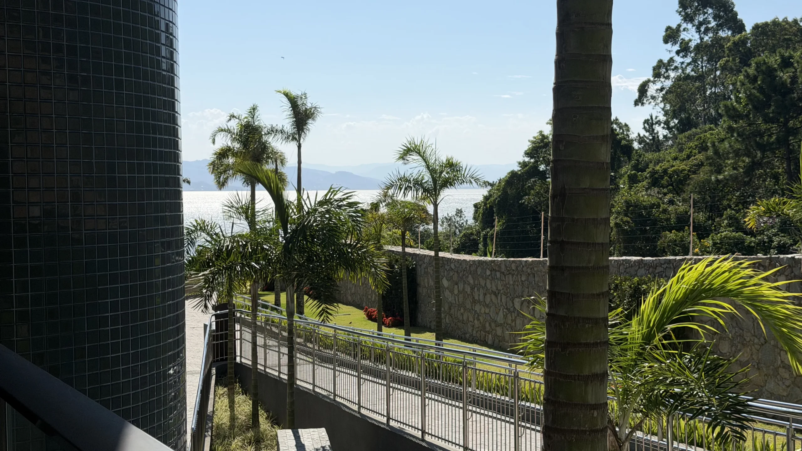 Miragio Cacupé: Luxury beautifully furnished Garden Apartment in Florianópolis