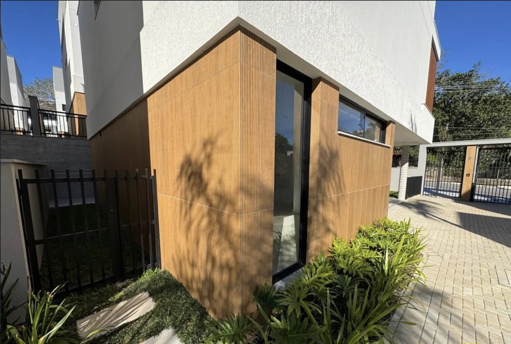 Alameda Cacupé: Luxury House with Private Pool in Florianópolis