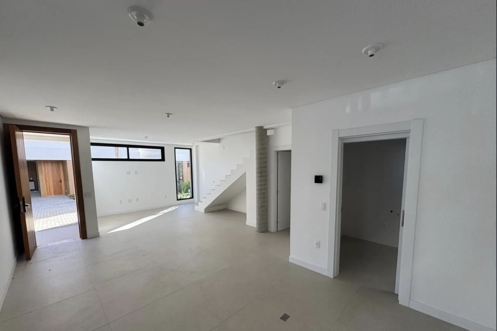 Alameda Cacupé: Luxury House with Private Pool in Florianópolis