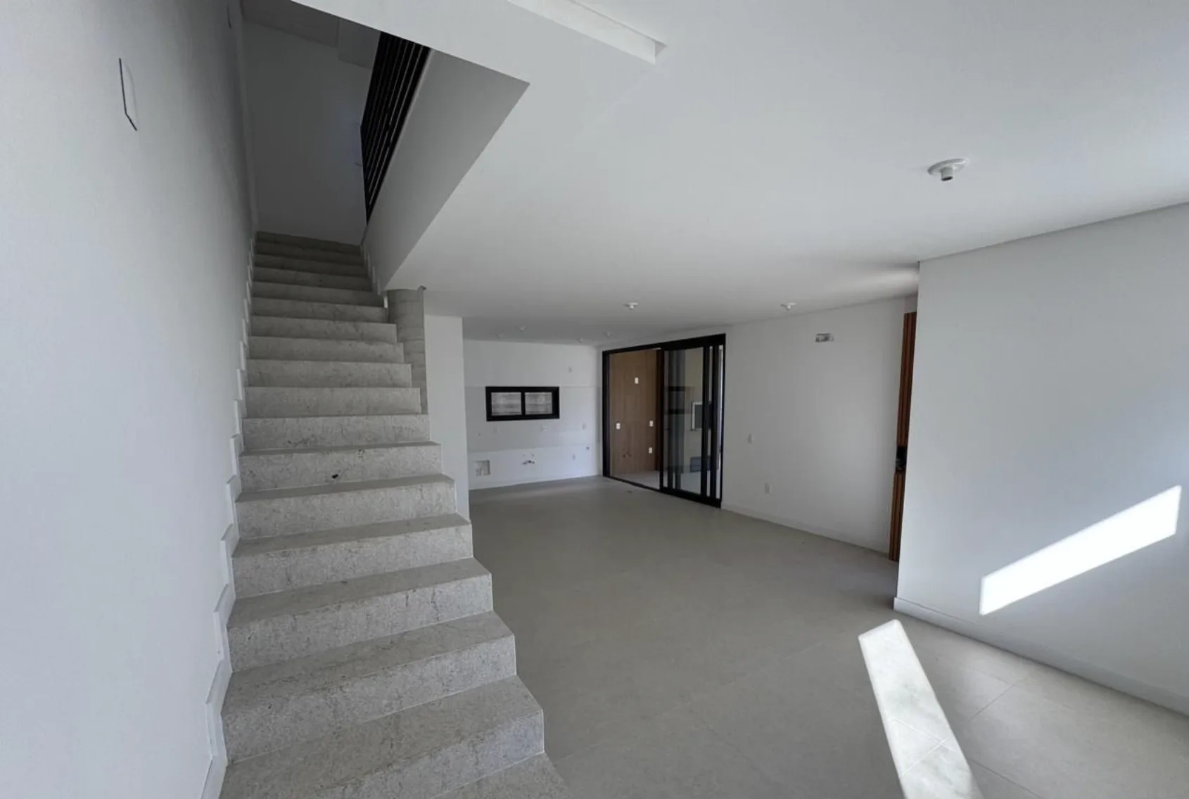 Alameda Cacupé: Luxury House with Private Pool in Florianópolis