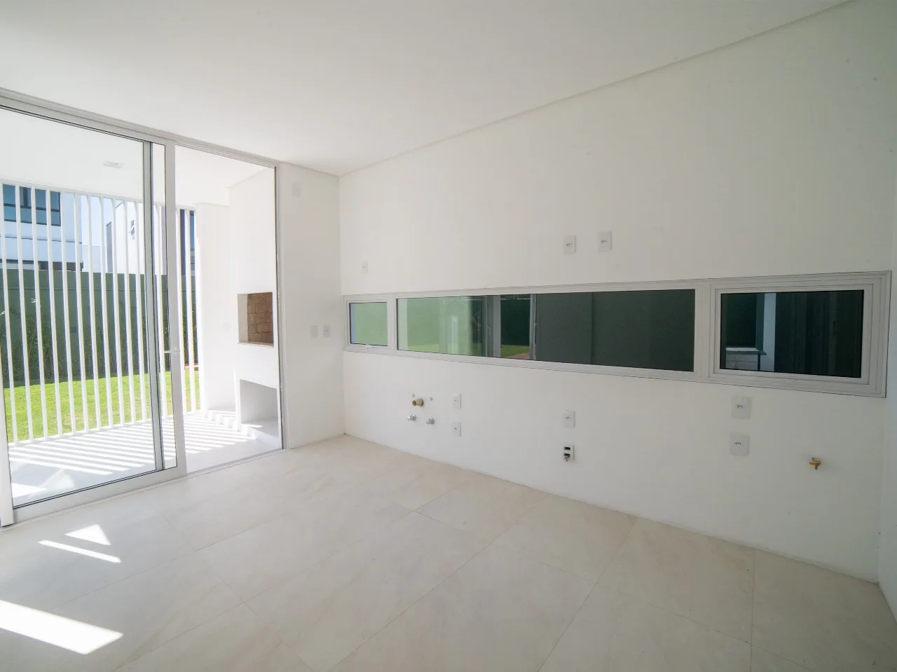 Red Park: Luxury House with Winter Garden in Rio Vermelho