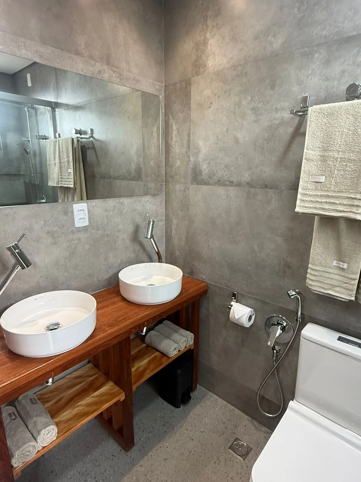 Jardim Campeche: Premium Townhouse with Solar Integration in Florianópolis