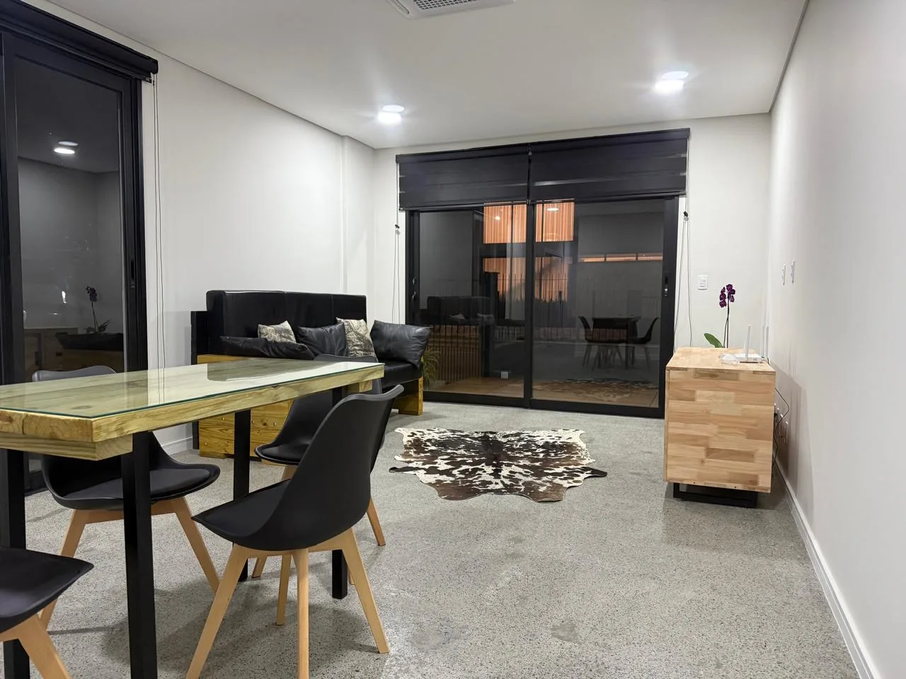 Jardim Campeche: Premium Townhouse with Solar Integration in Florianópolis
