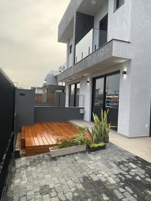 Jardim Campeche: Premium Townhouse with Solar Integration in Florianópolis — Campeche, Florianópolis