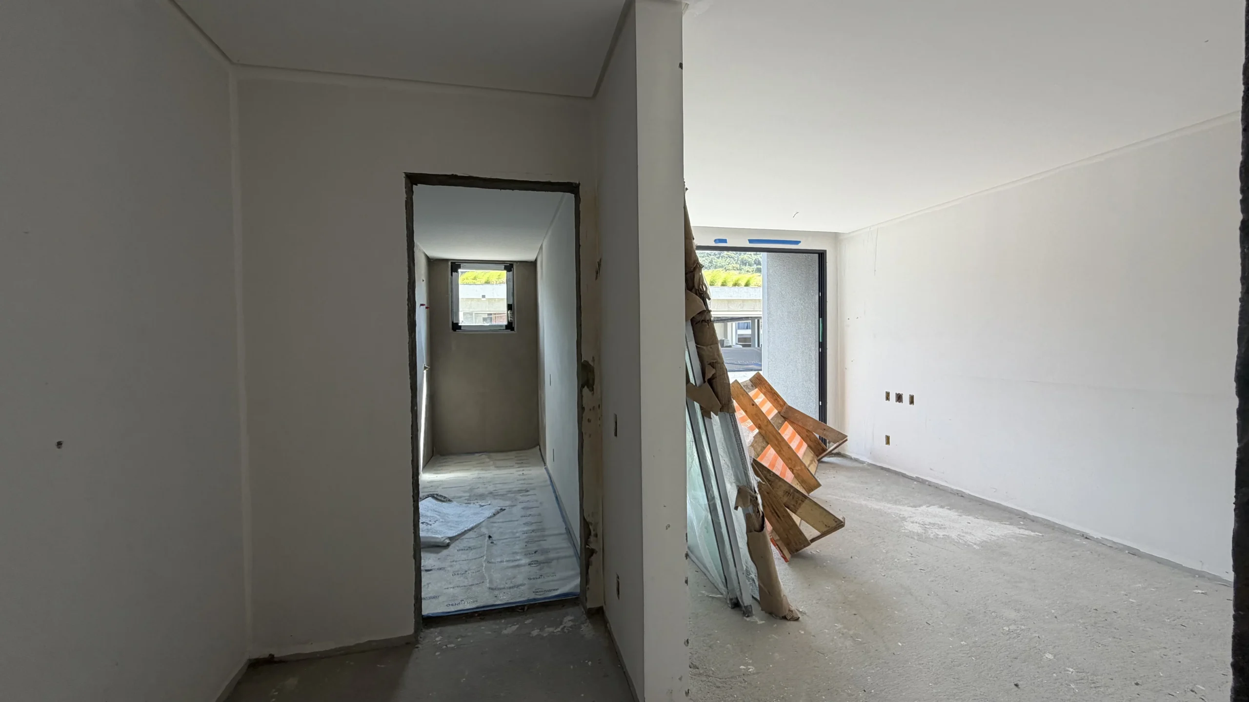 Exquisite Residence with Private Elevated Garden in Lagoa da Conceição