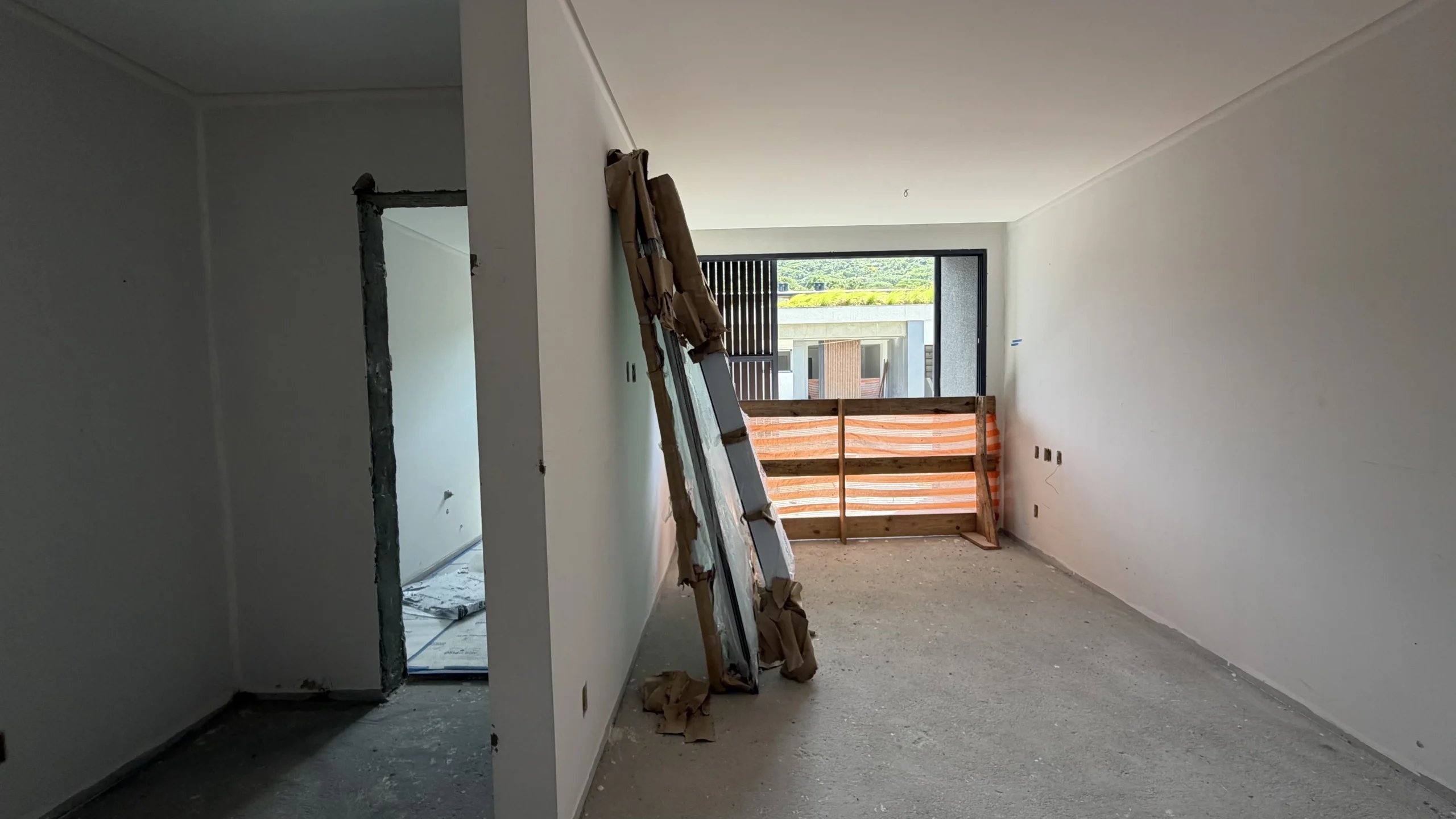 Exquisite Residence with Private Elevated Garden in Lagoa da Conceição