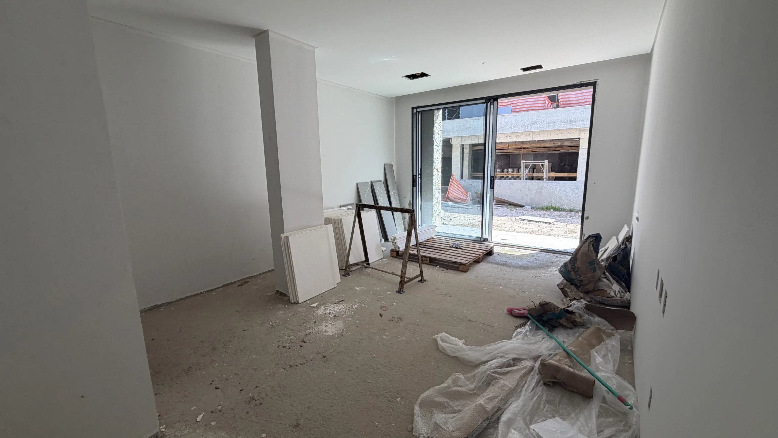 Avant-Garde Garden Residence with Panoramic Lagoon Vistas in Canto da Lagoa