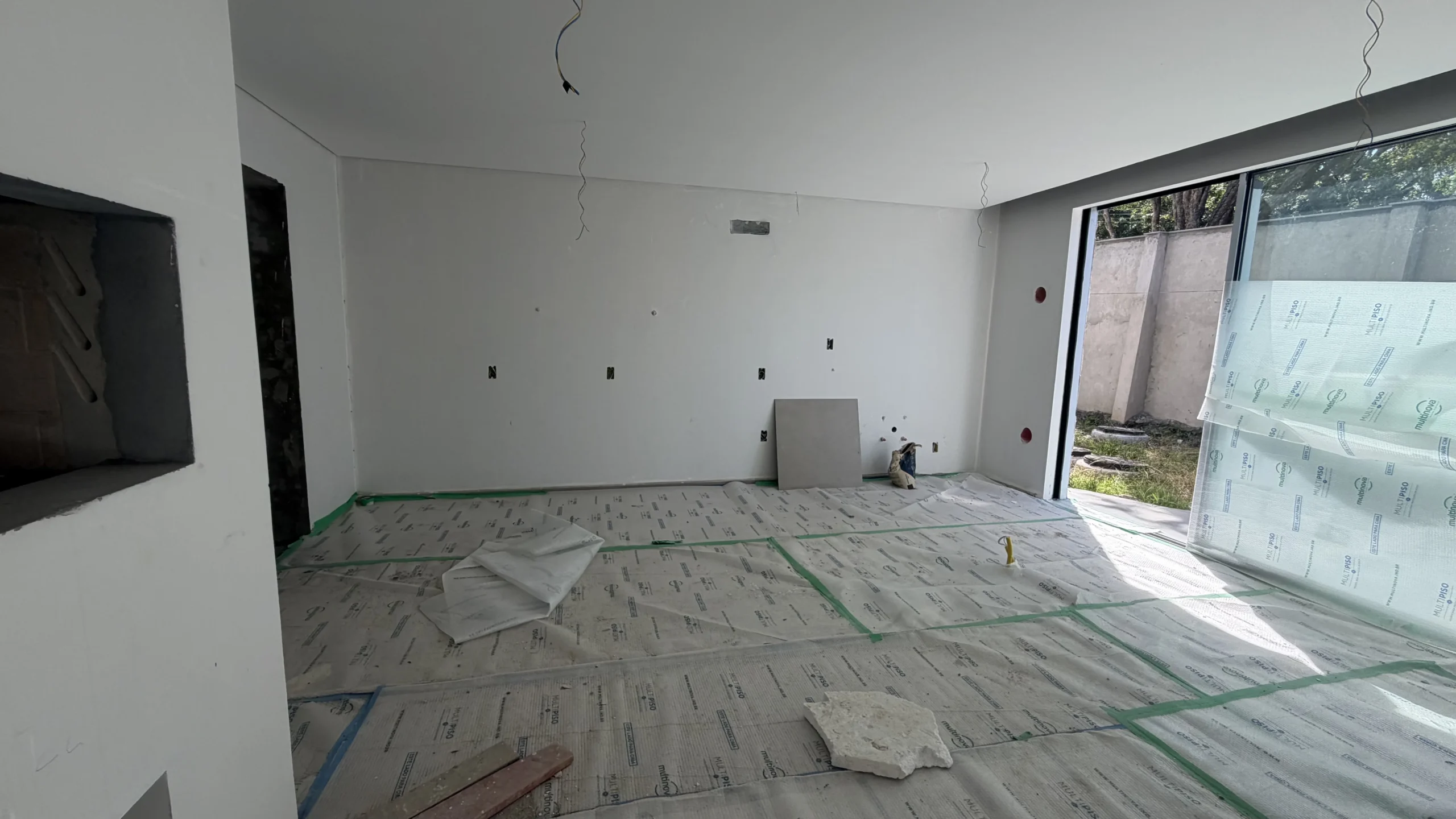 Avant-Garde Garden Residence with Panoramic Lagoon Vistas in Canto da Lagoa