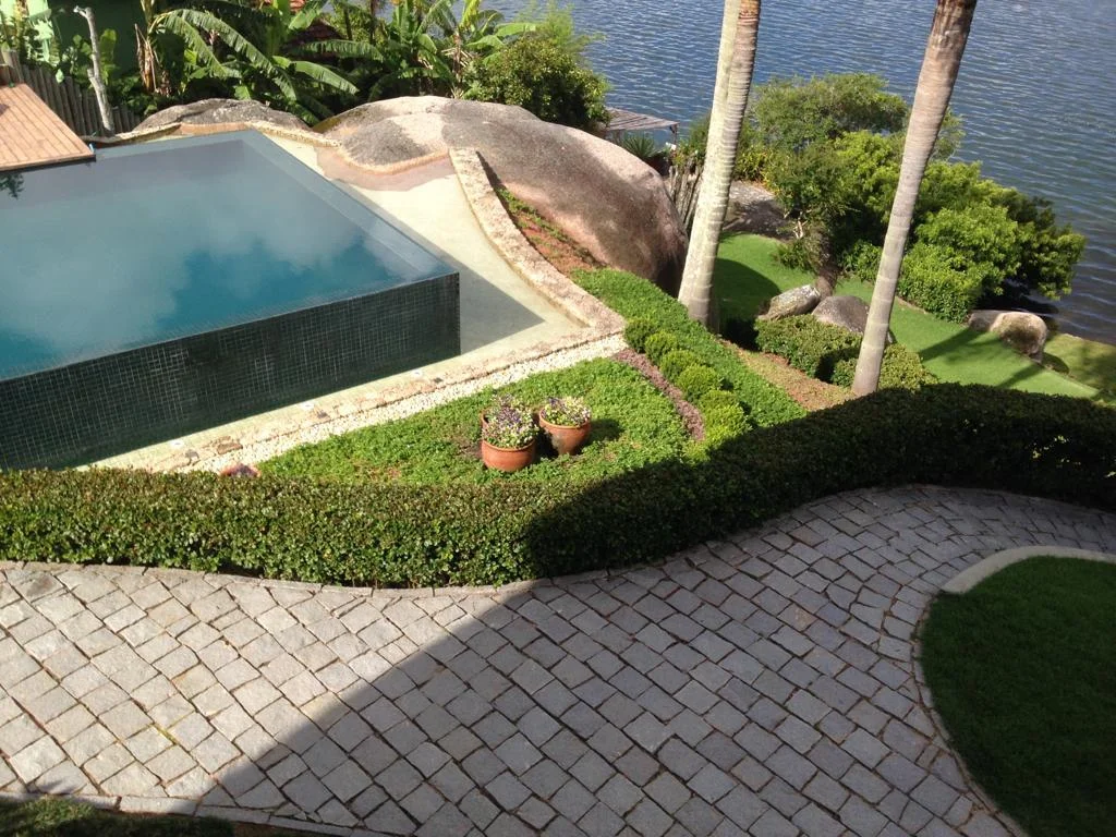 Exquisite Luso-Brazilian Villa with Private Nautical Access in Lagoa da Conceição