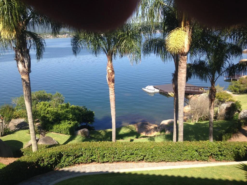 Exquisite Luso-Brazilian Villa with Private Nautical Access in Lagoa da Conceição