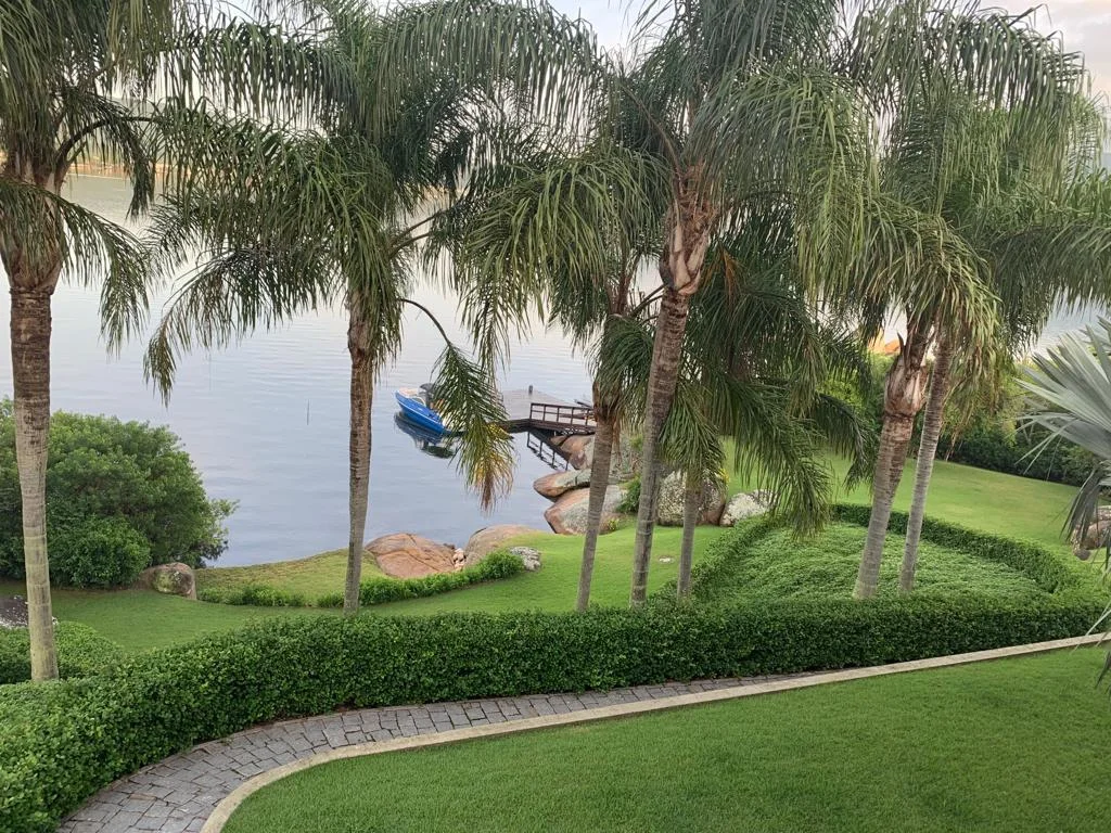 Exquisite Luso-Brazilian Villa with Private Nautical Access in Lagoa da Conceição