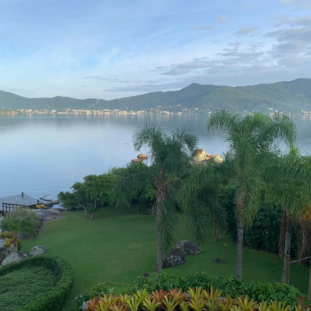 Exquisite Luso-Brazilian Villa with Private Nautical Access in Lagoa da Conceição