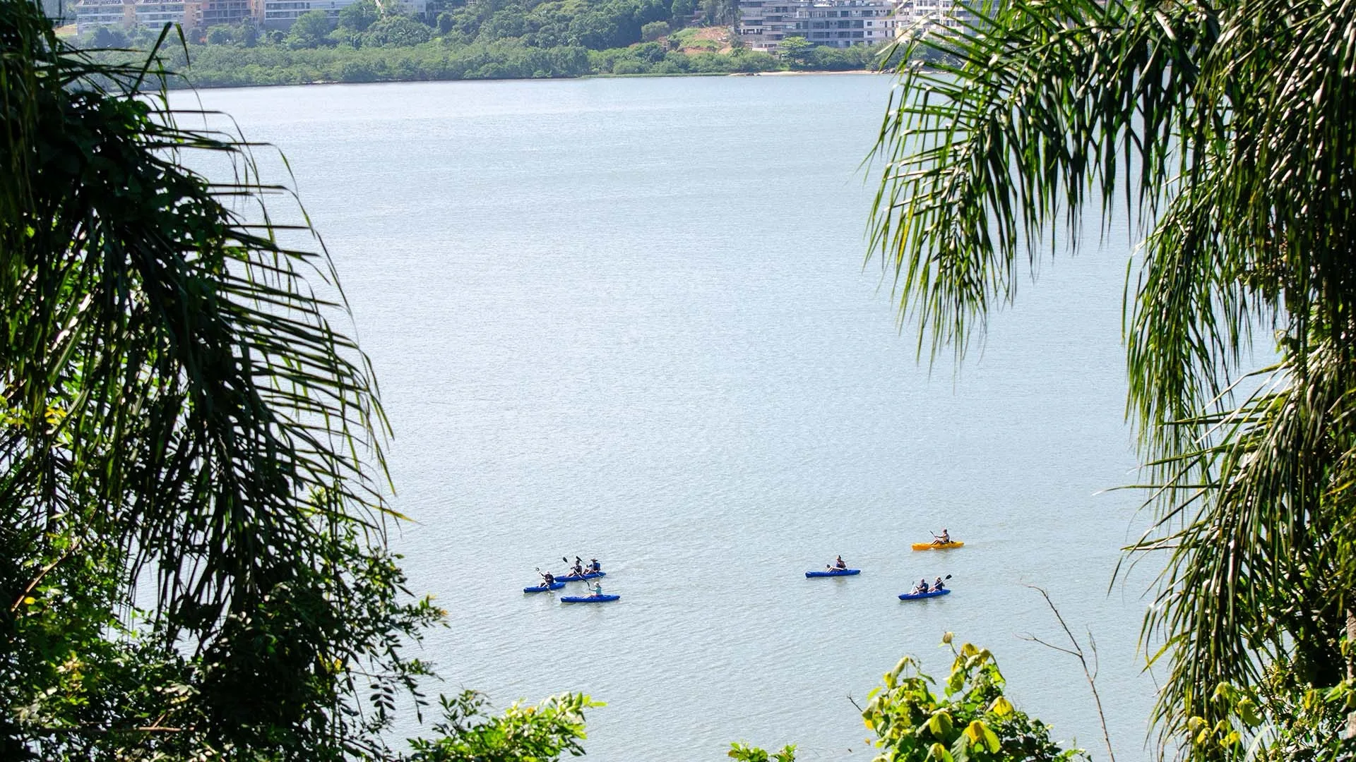 Terraço Cacupé: Exquisite Suspended Mansion with Private Pier in Cacupé