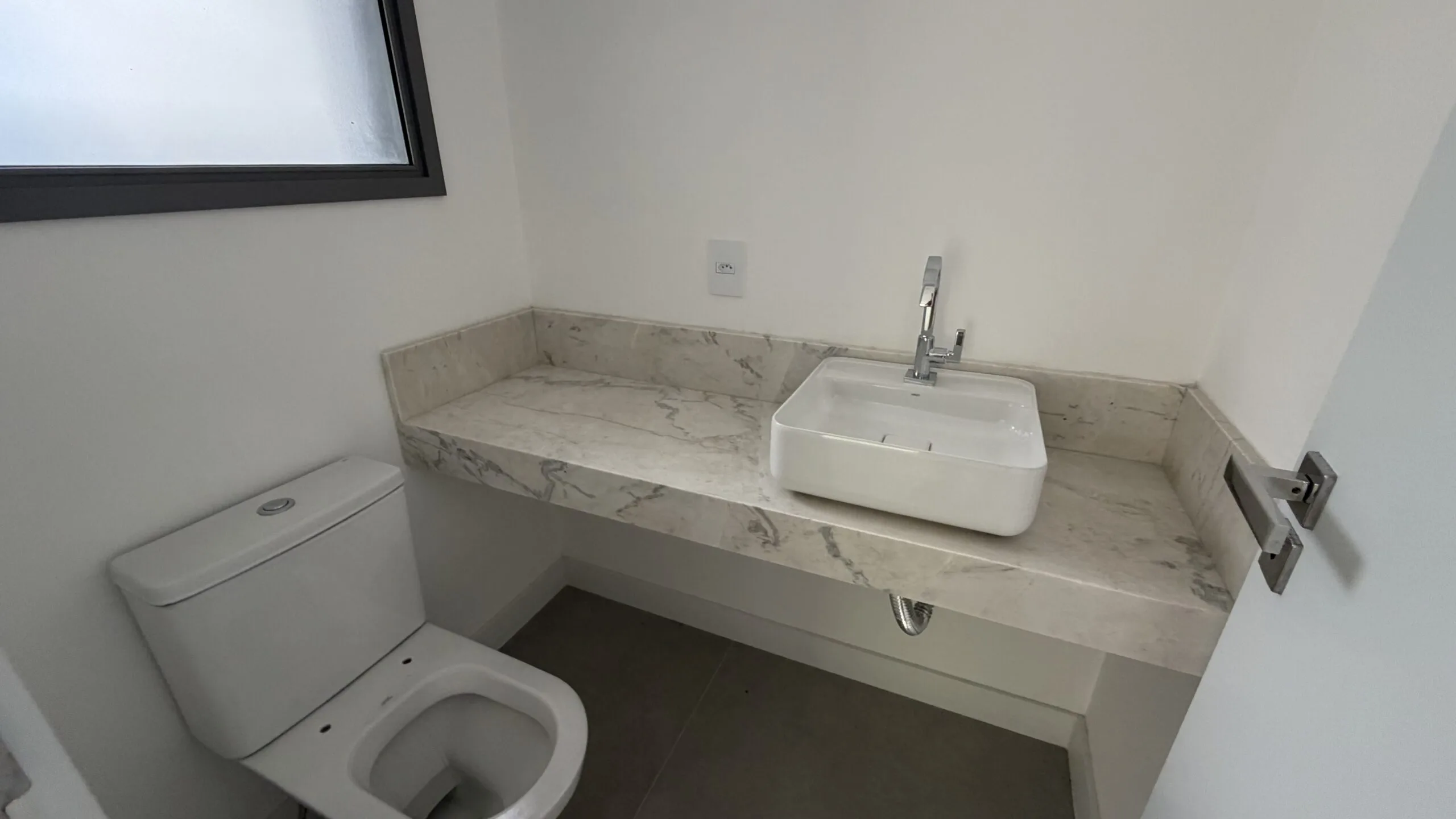 Miragio Cacupé: Luxury Residence in Florianópolis