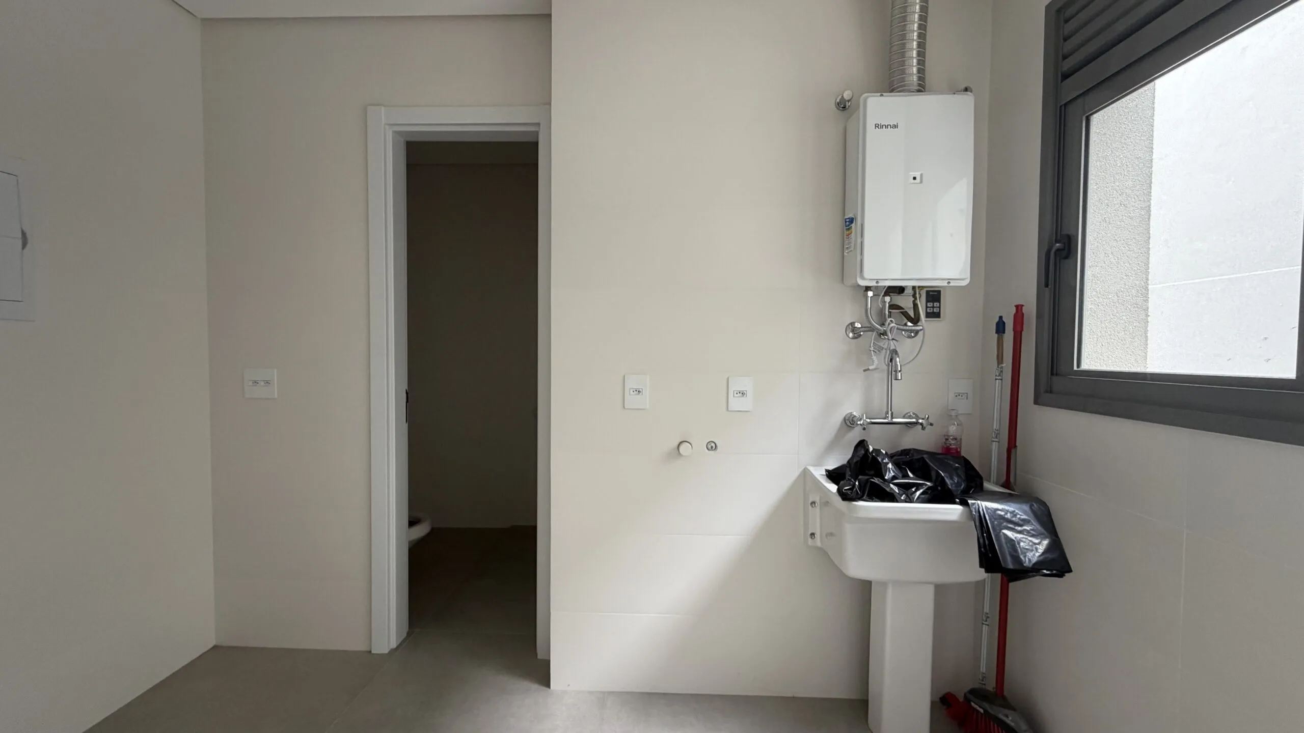 Miragio Cacupé: Luxury Residence in Florianópolis