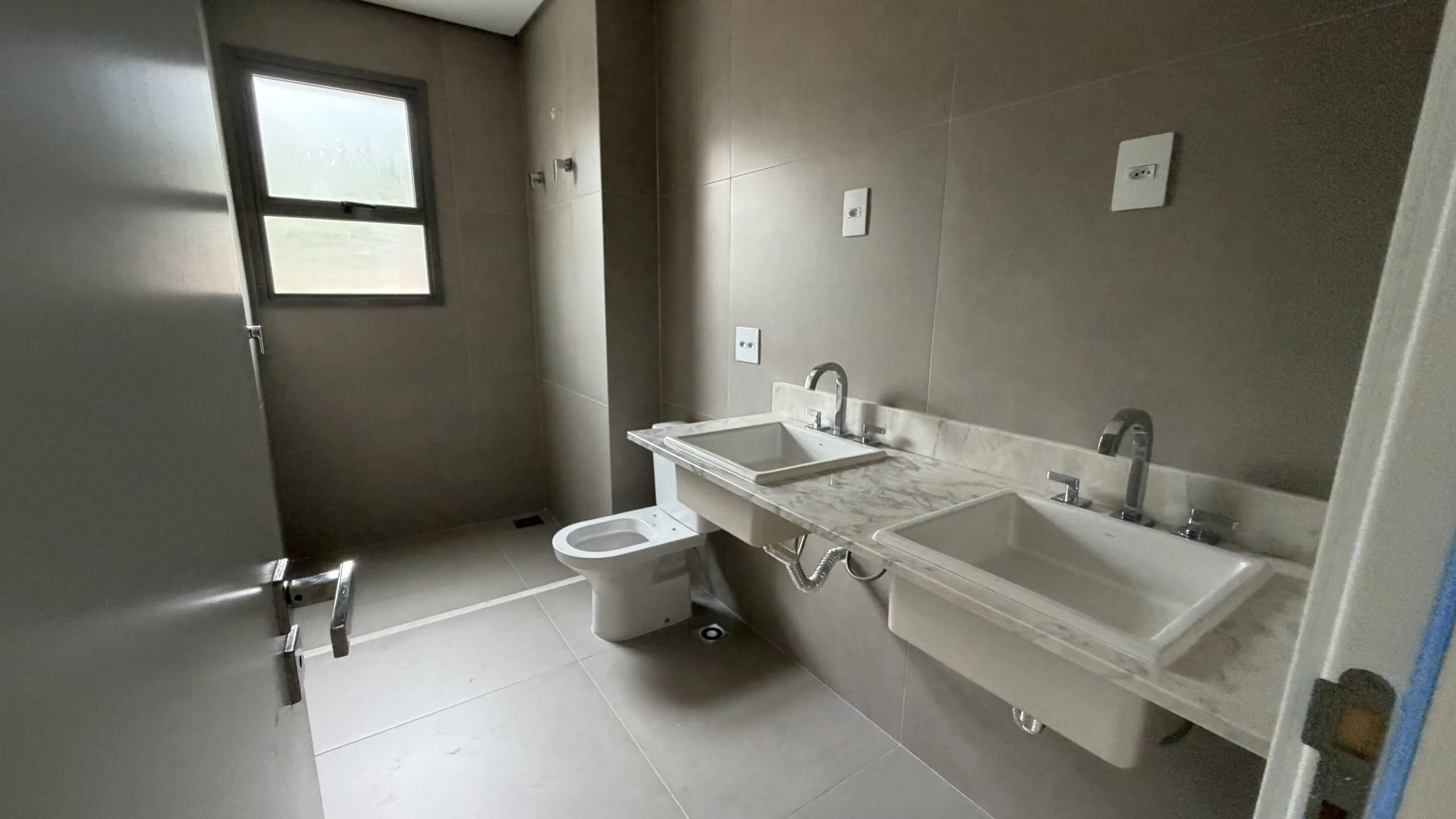 Miragio Cacupé: Luxury Residence in Florianópolis