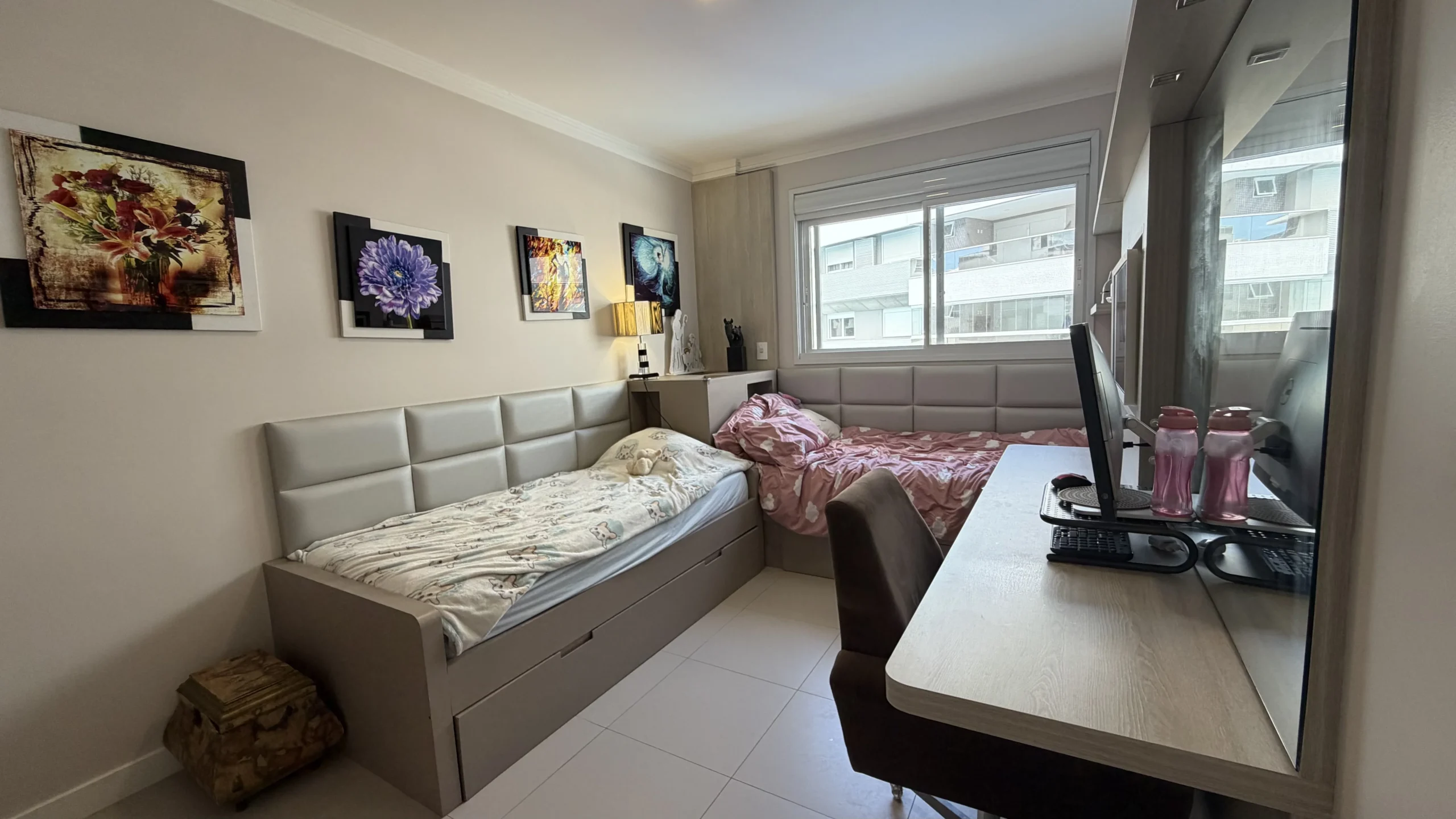 Refined Apartment with Mountain Vistas in Ingleses