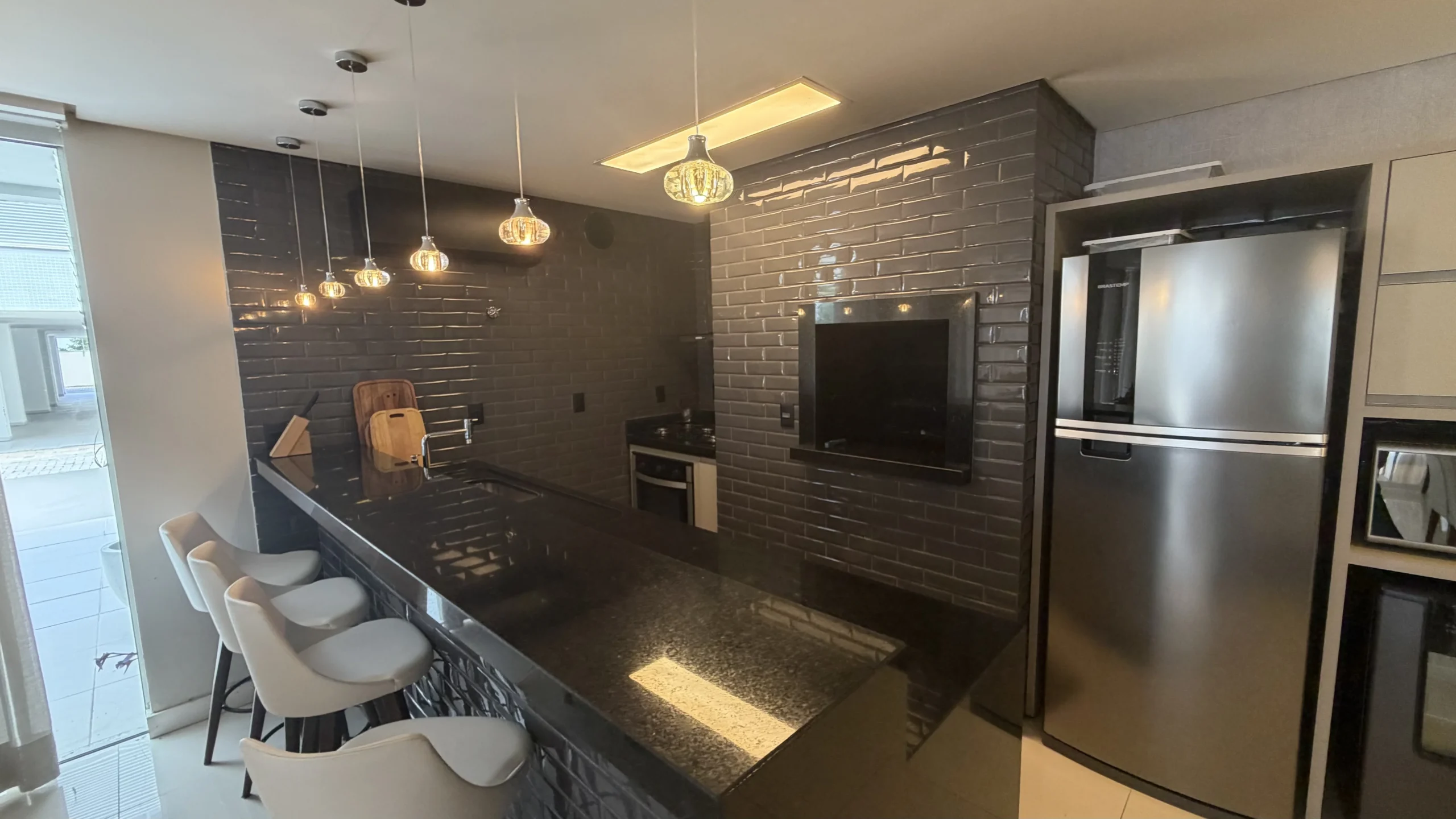 Refined Apartment with Mountain Vistas in Ingleses