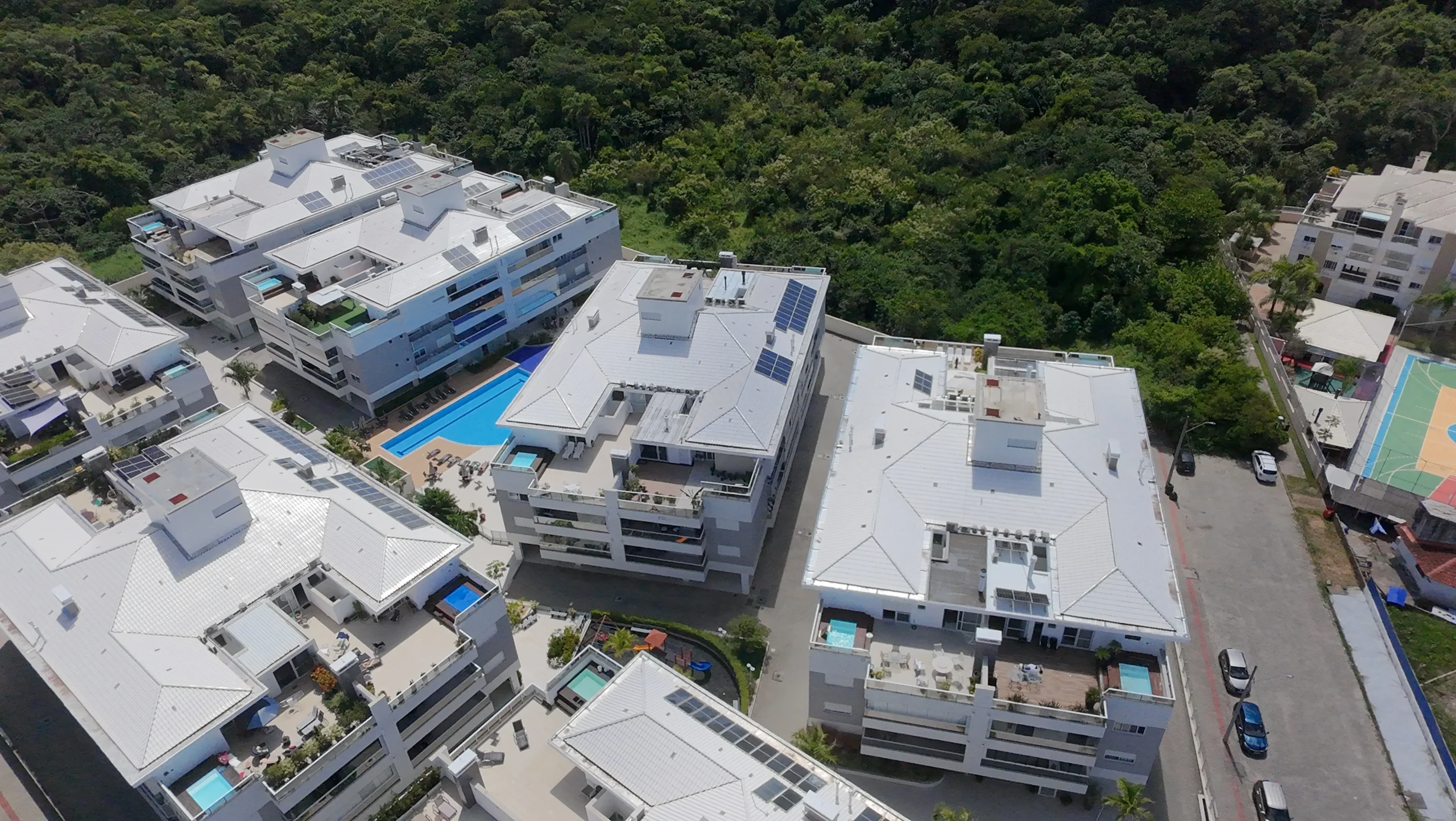 Refined Apartment with Mountain Vistas in Ingleses