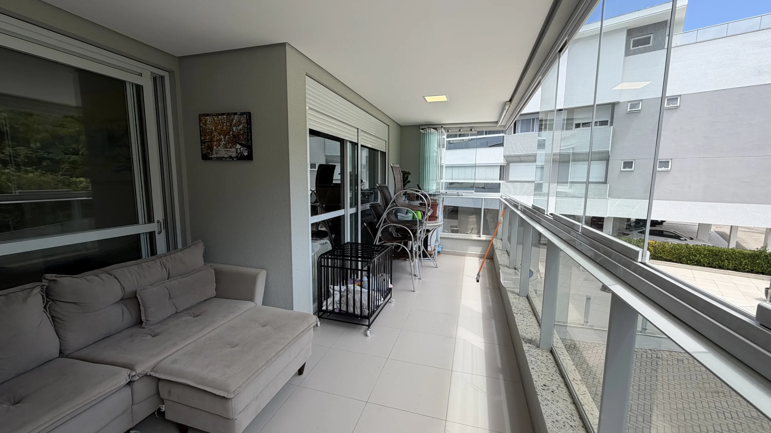 Refined Apartment with Mountain Vistas in Ingleses