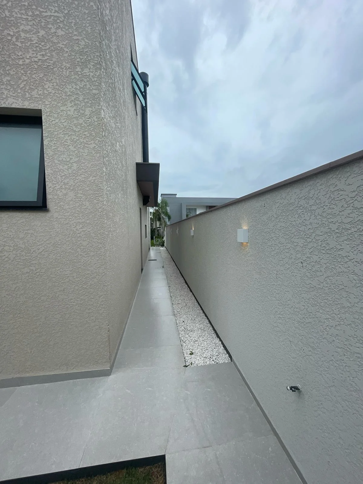 Exquisite Residence with Private Pool in Ingleses do Rio Vermelho