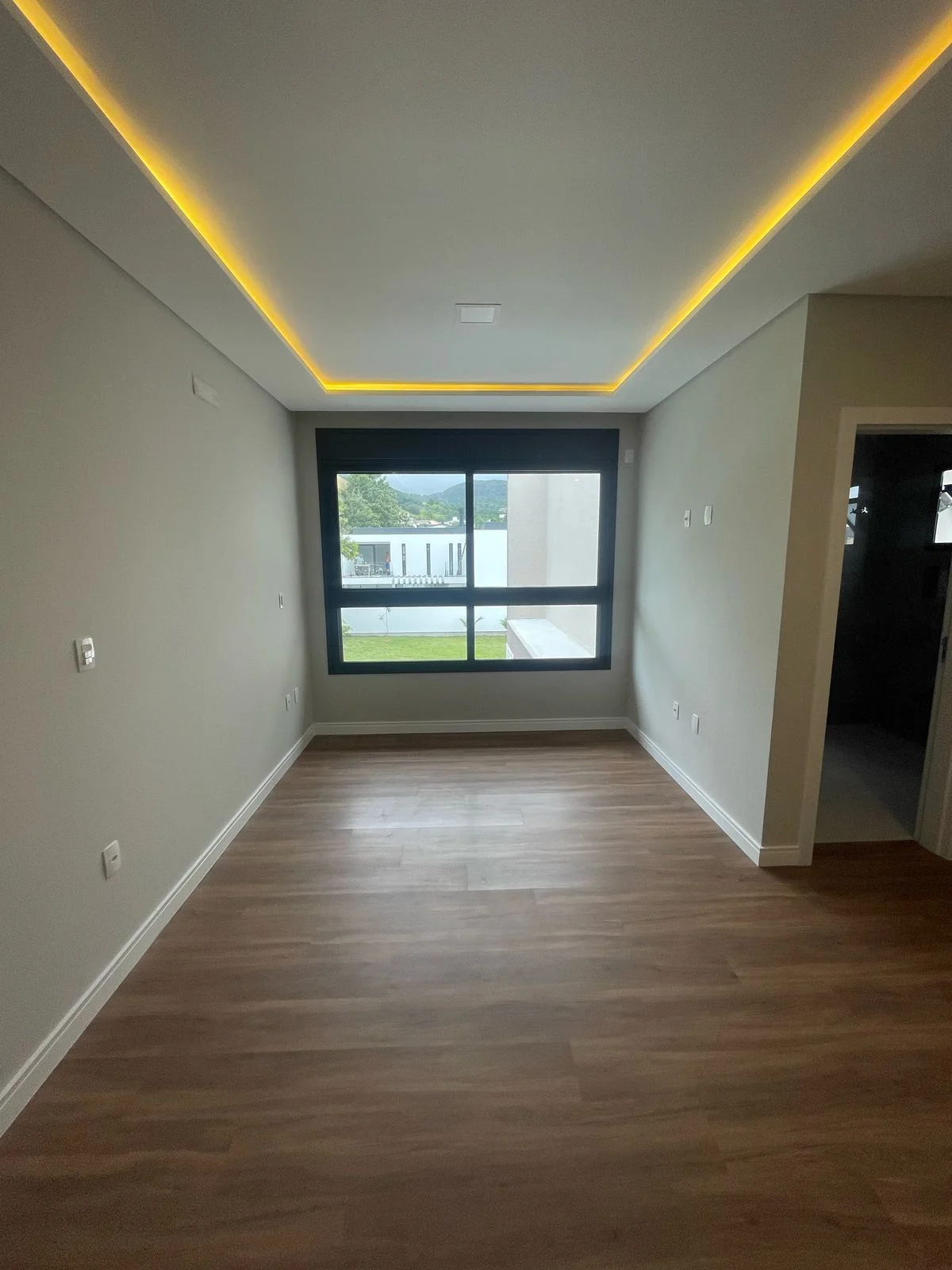 Exquisite Residence with Private Pool in Ingleses do Rio Vermelho