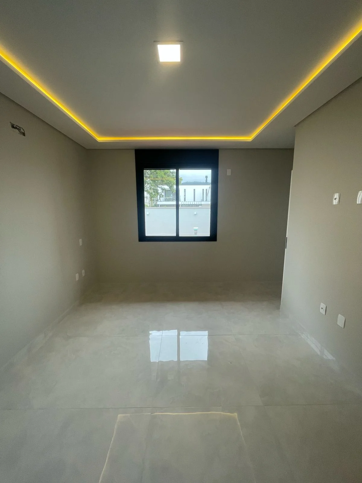 Exquisite Residence with Private Pool in Ingleses do Rio Vermelho