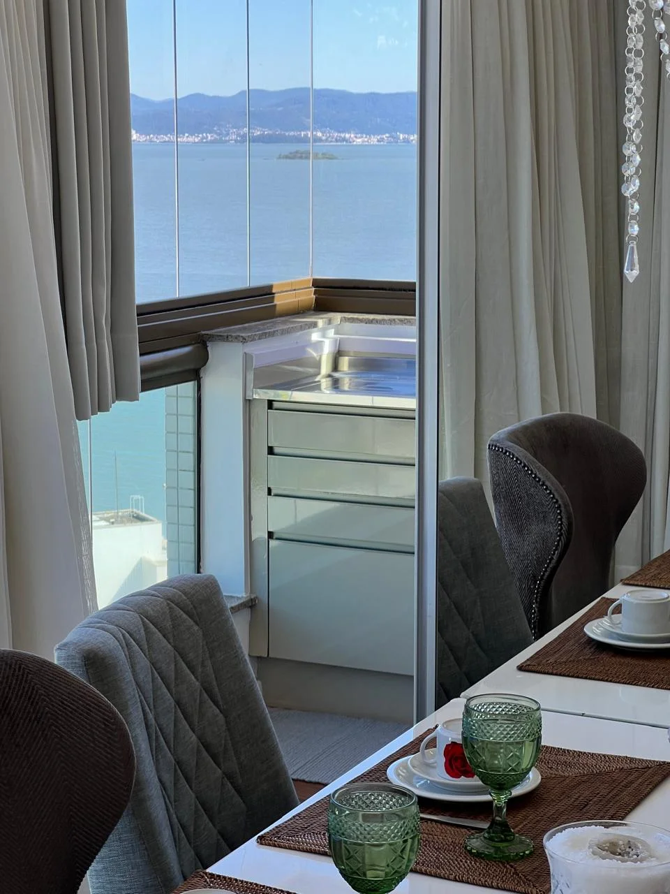 Exquisite Penthouse with Private Rooftop Spa in Joao Paulo Florianópolis